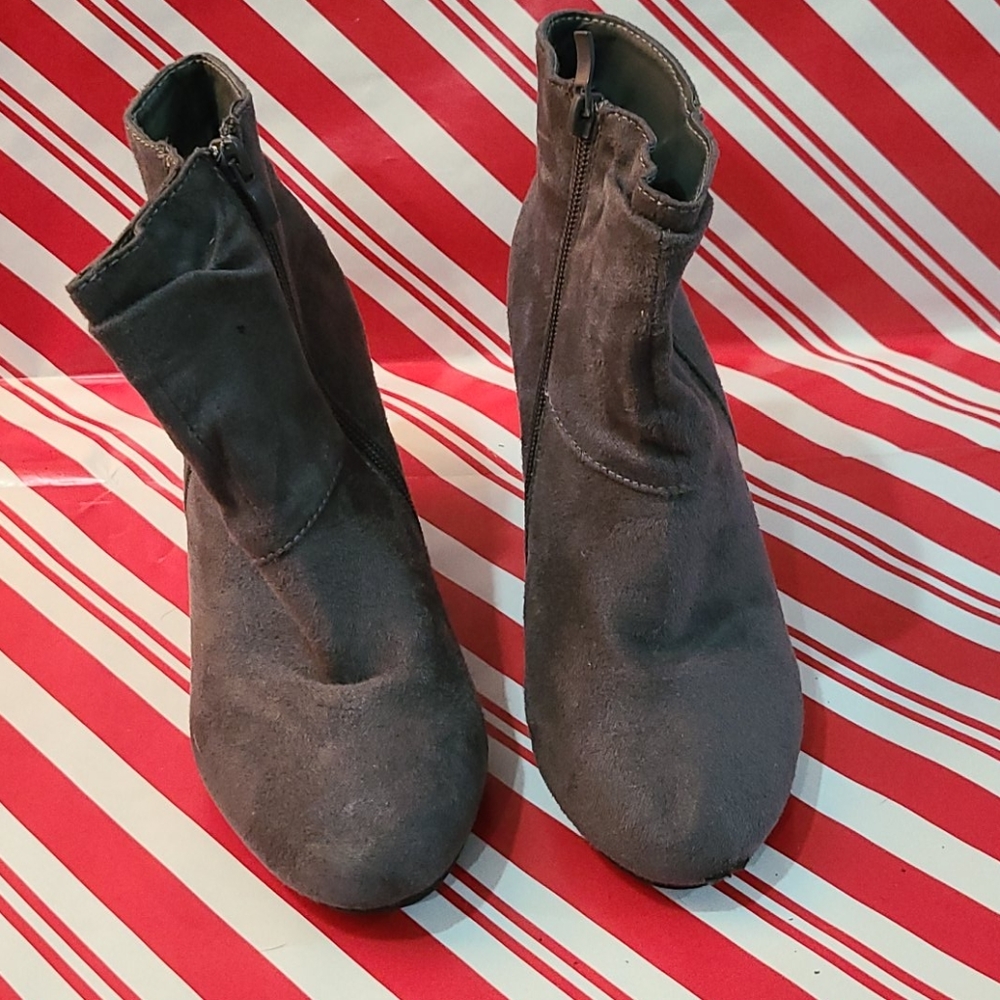 Ect ankle boots gray size 7/8